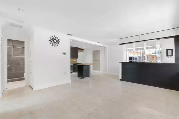 Oakland Park, FL 33334,1498 NE 39th St