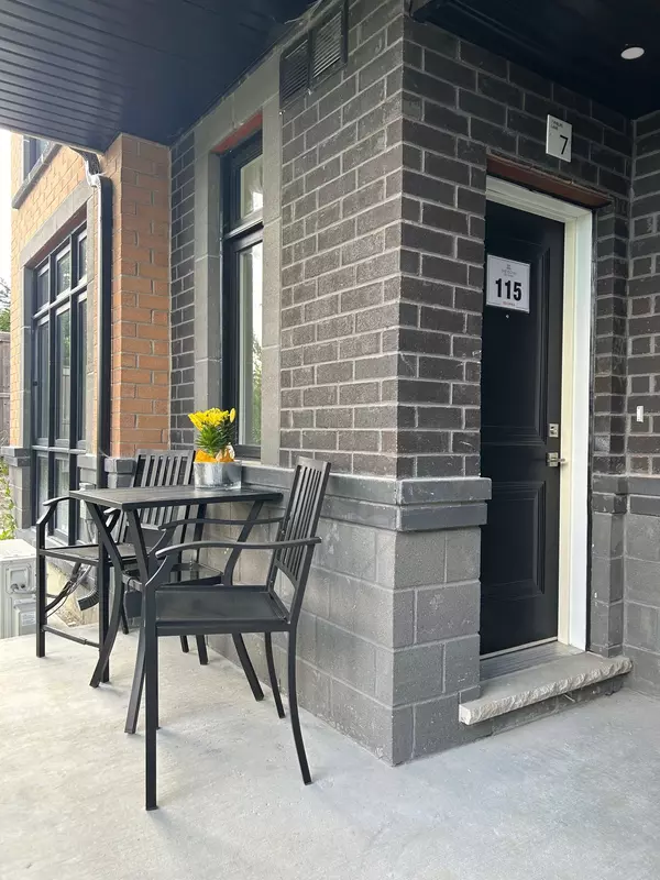 Richmond Hill, ON L4E 1J4,7 Phelps LN #7