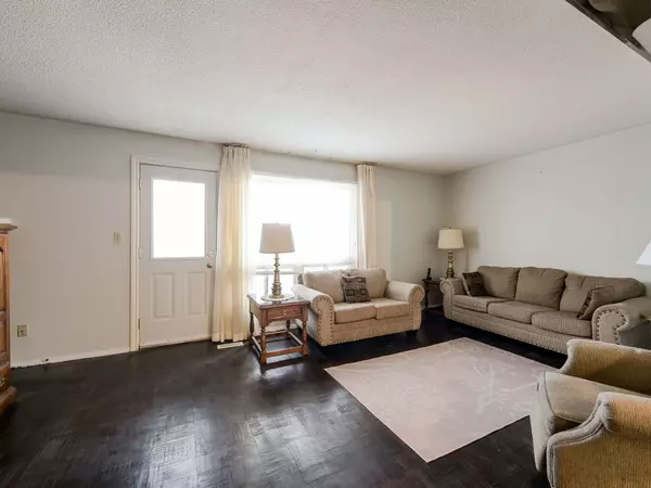 Mississauga, ON L4Y 3P5,3665 Flamewood DR #29