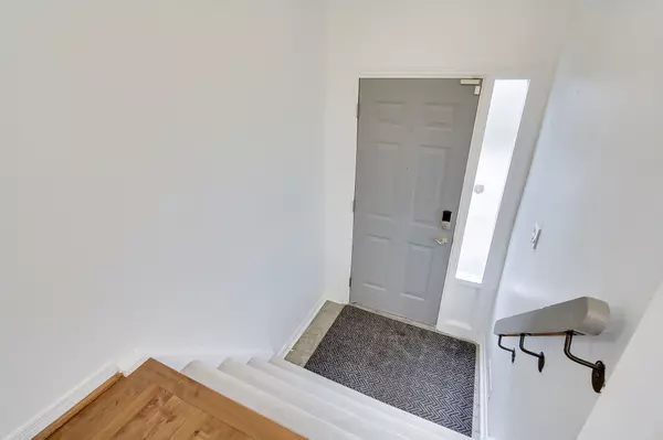 Mississauga, ON L5A 3X5,725 Vermouth AVE #18