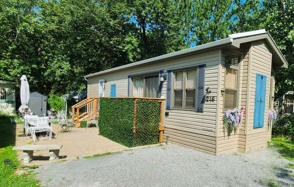 8845 Lundy's LN #246, Niagara Falls, ON L2H 1H5
