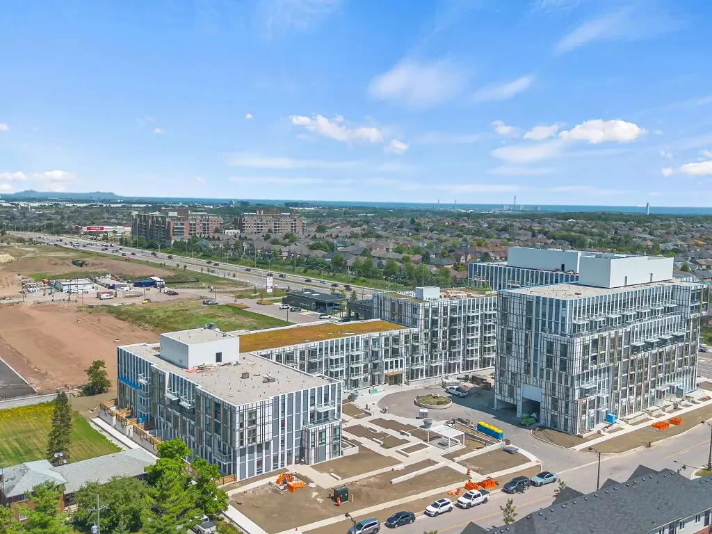 Oakville, ON L6H 8C7,1005 Dundas ST E #116