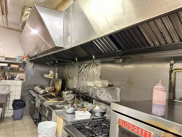 3187 Yonge ST, Toronto C04, ON M4N 2K9