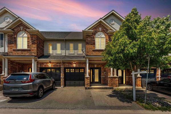 8 Ramona WAY, Whitby, ON L1M 0E9