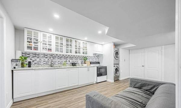 15 Bradford CT #Basement, Whitby, ON L1N 0G6