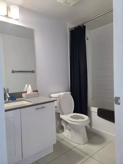 Toronto W06, ON M8V 0C2,2212 Lake Shore BLVD W #3804