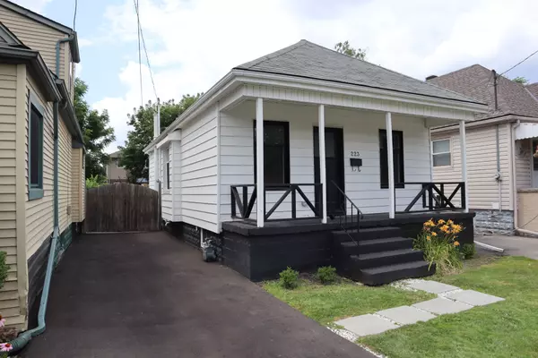 223 Tolton AVE, Hamilton, ON L8H 5P2