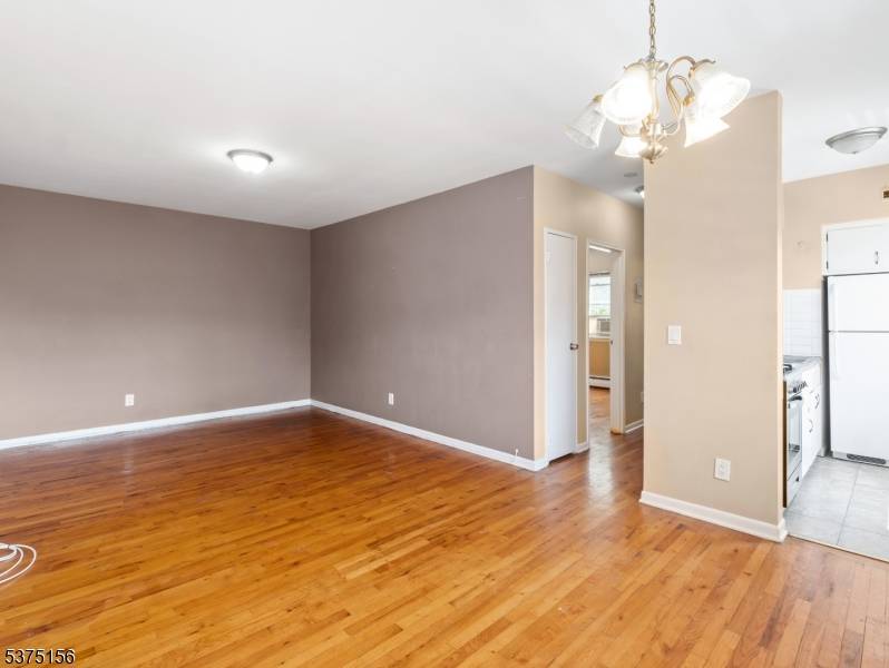 239 Crescent Ln, Cliffside Park Boro, NJ 07010