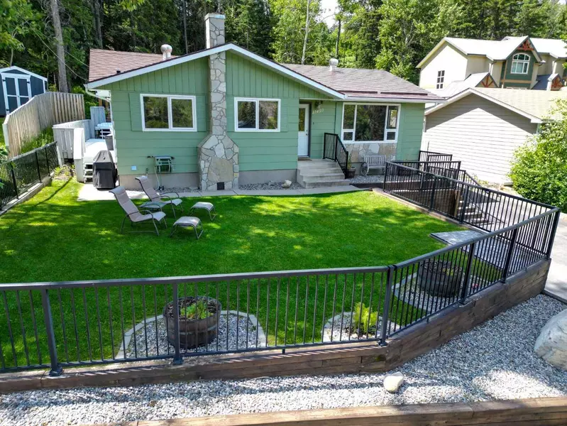 13450 17 AVE, Blairmore, AB T0K 0E0