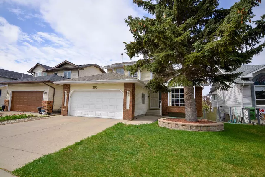 393 Hawktree CIR Northwest, Calgary, AB T3G 2X9