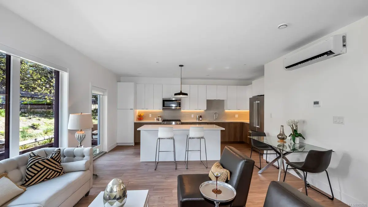 Colwood, BC V9B 1X7,2330 Sooke Rd #10