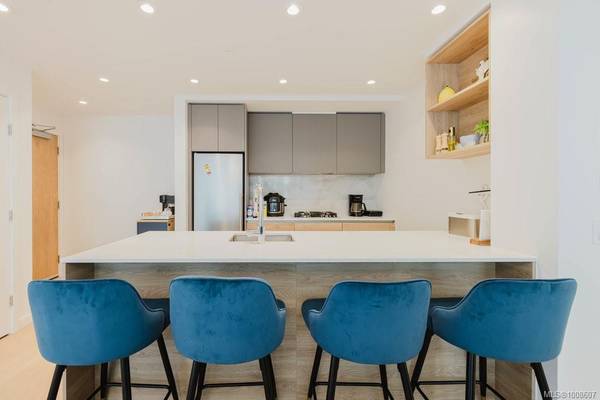 363 Tyee Rd #401, Victoria, BC V9A 0B5