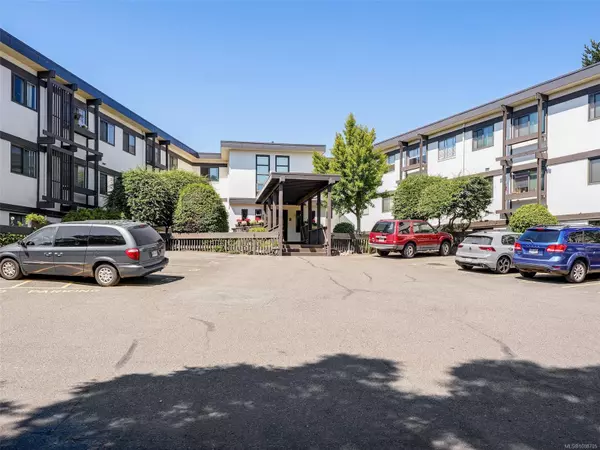 1975 Lee Ave #113, Victoria, BC V8R 4W9