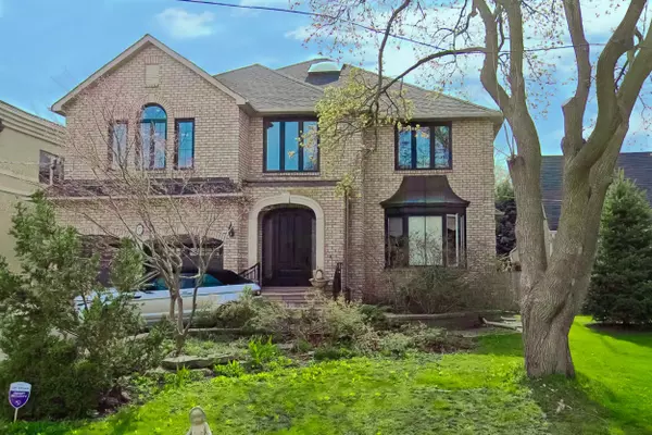 6 Montford DR, Toronto C14, ON M2M 3H3