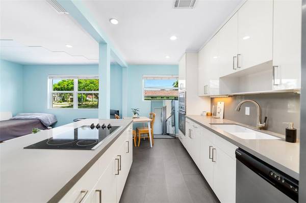 2591 NE 55th Ct #102, Fort Lauderdale, FL 33308