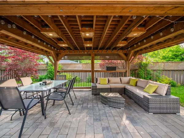 Richmond Hill, ON L4C 2W6,210 Ashlar RD