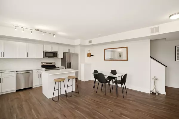 Orangeville, ON L9W 7S6,17 Centre ST #311