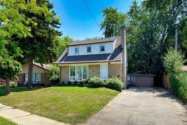 3 Pakenham DR, Toronto W10, ON M9W 4B2