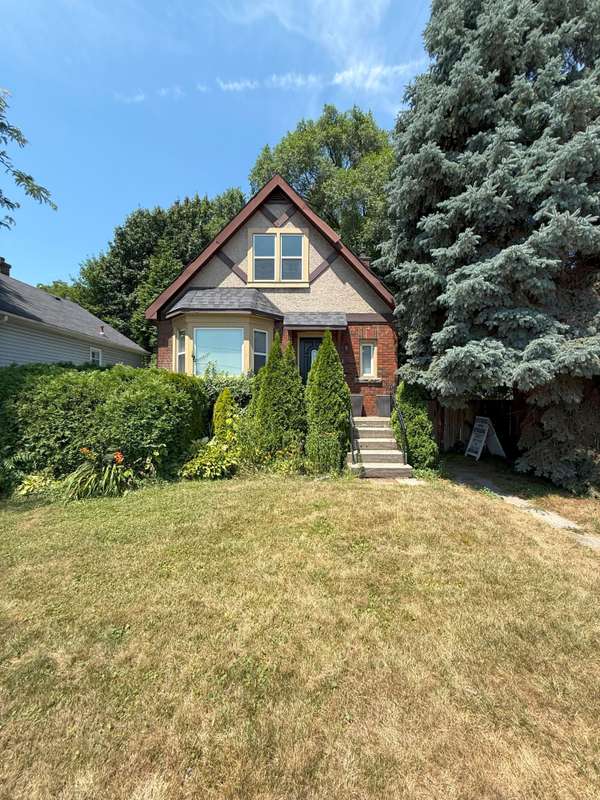 41 York RD #Upper, Hamilton, ON L9H 1L5