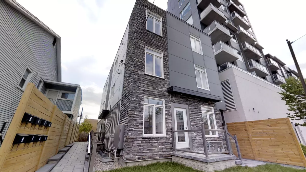 Vanier And Kingsview Park, ON K1L 5H5,12 Jolliet AVE #1