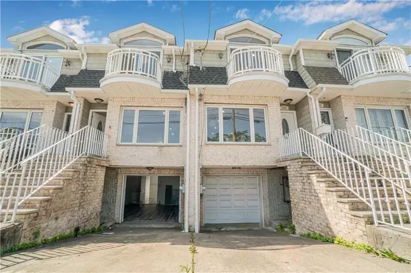 795 Father Capodanno BLVD, Staten  Island, NY 10305