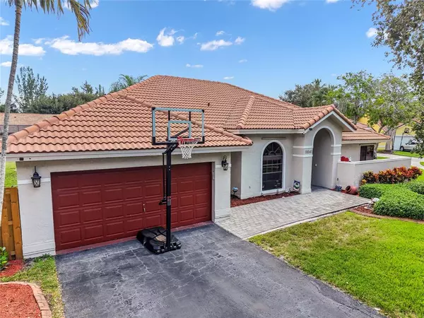 11041 NW 18th Mnr, Plantation, FL 33322