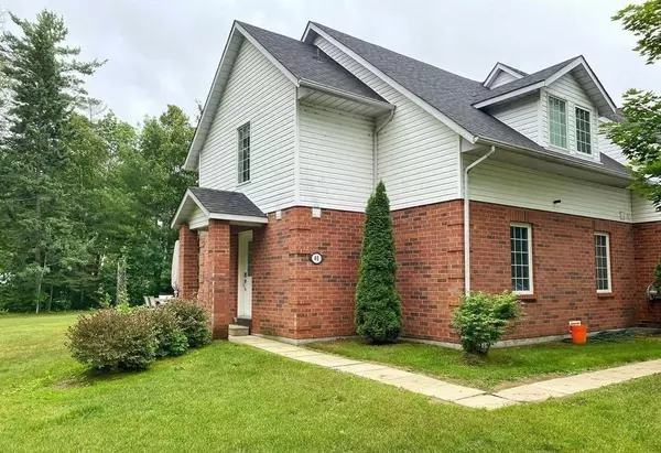 40 Wasaga Woods CIR, Wasaga Beach, ON L9Z 2Y9