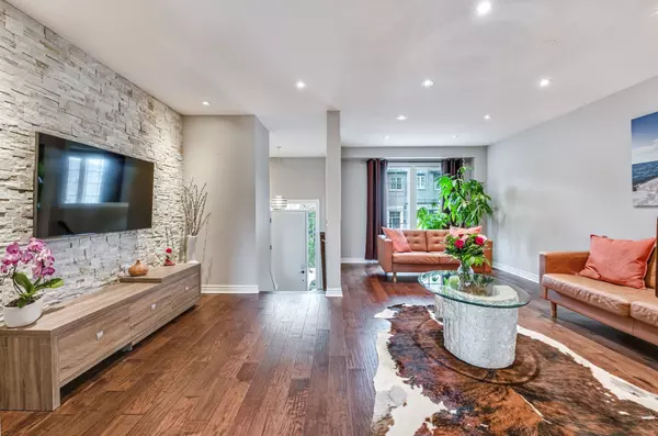 Oakville, ON L6M 4Z5,2280 BARONWOOD DR #44