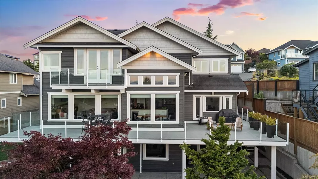742 Nelson Rd, Campbell River, BC V9H 0A1
