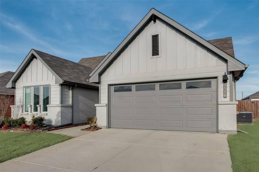 1508 Forest Park Drive, Alvarado, TX 76009