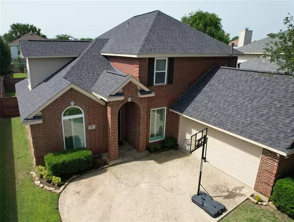 708 W Lonesome Dove Trail, Arlington, TX 76001