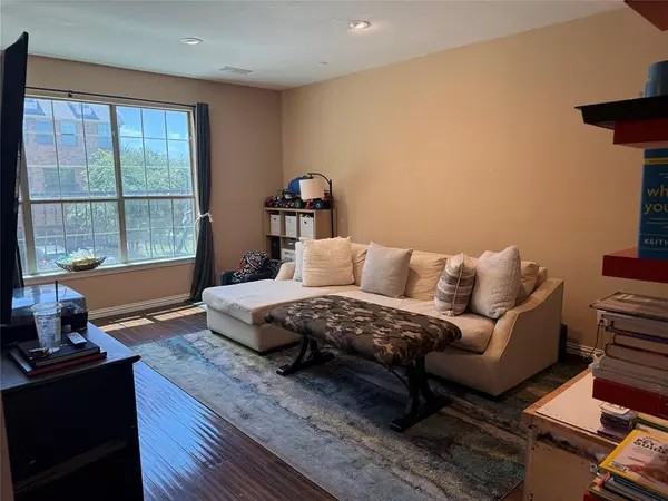 Irving, TX 75063,7865 Morven Park