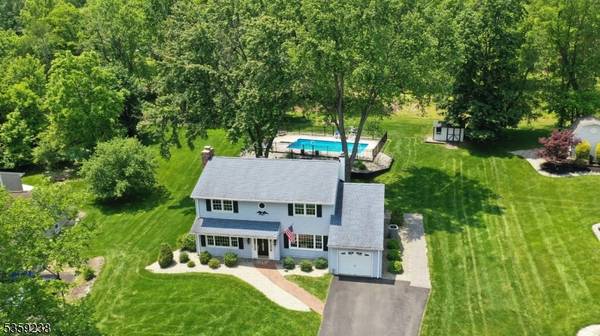 11 Honeyman Dr, Raritan Twp., NJ 08822