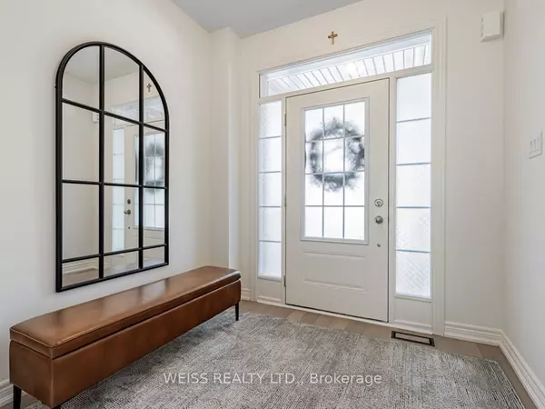 East Gwillimbury, ON L0G 1M0,33 Frederick Taylor WAY