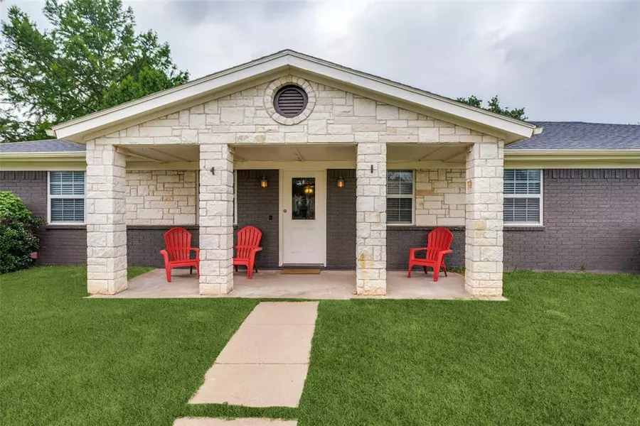 6920 Westover Drive, Granbury, TX 76049