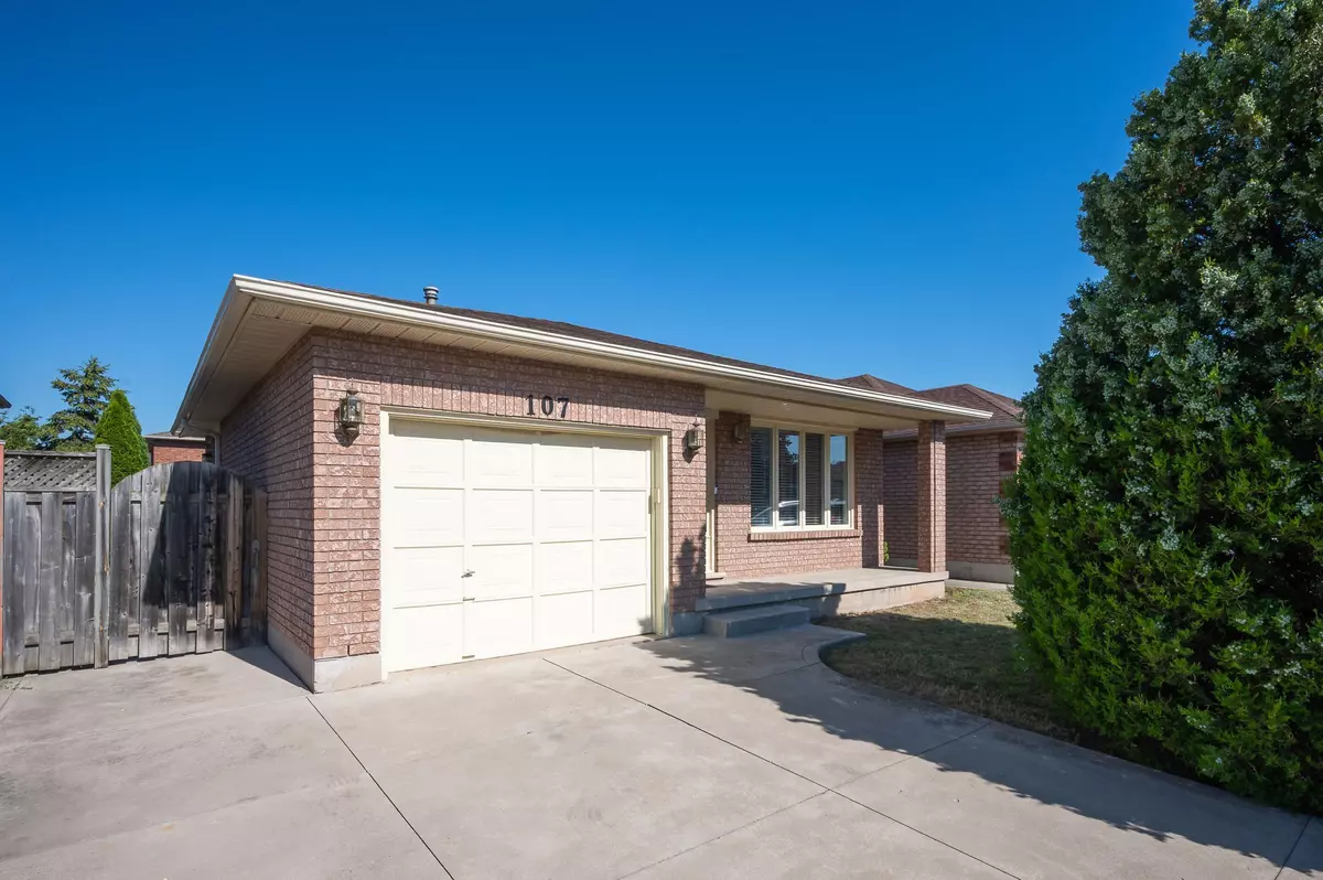 Hamilton, ON L8E 3N3,107 Fairington CRES