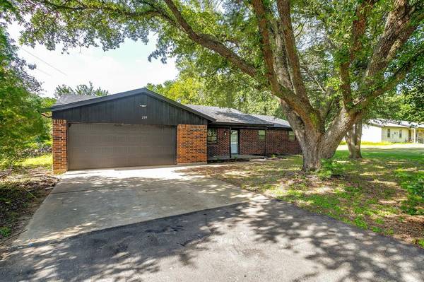 299 Dudley Lane, Burleson, TX 76028