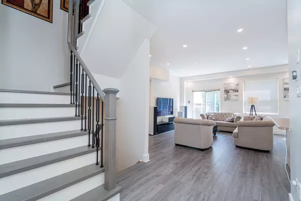 Whitby, ON L1R 3P7,25 Dreamcrest CT
