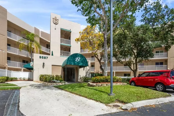 Tamarac, FL 33321,9587 Weldon Circle #B402