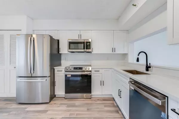 Pompano Beach, FL 33069,2200 S Cypress Bend Dr #604