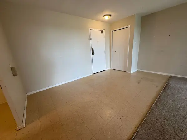 London East, ON N5Y 3E9,573 Mornington AVE #803