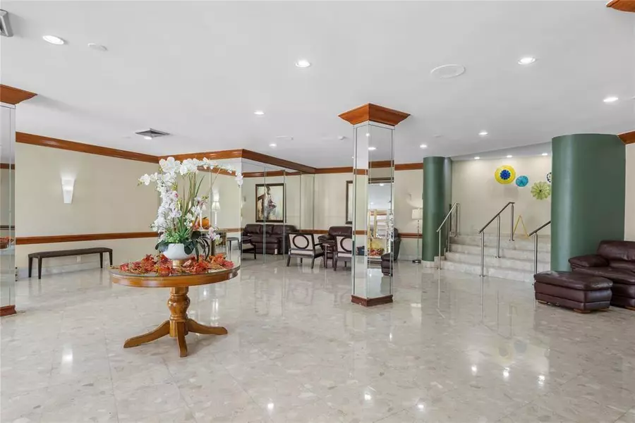100 SE Golden Isles Dr #312, Hallandale Beach, FL 33009