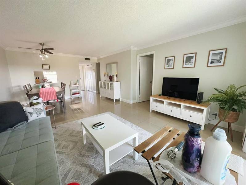 9338 SW 3rd St #515, Boca Raton, FL 33428