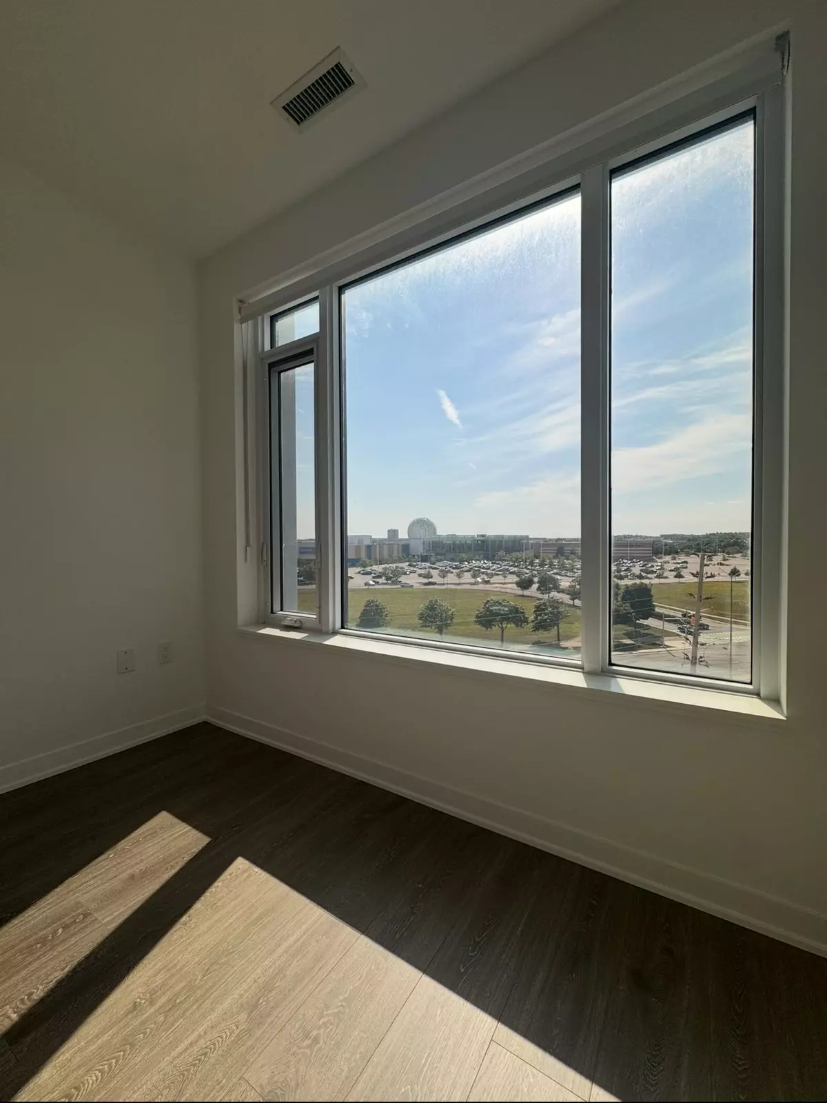 Mississauga, ON L5M 2V8,2495 Eglinton AVE W #709