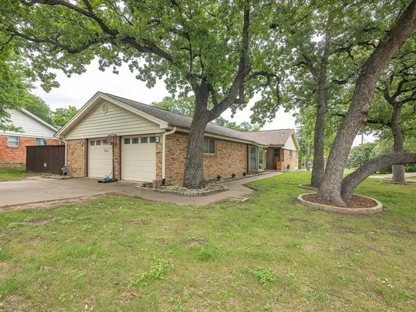 81 Regents Park, Bedford, TX 76022