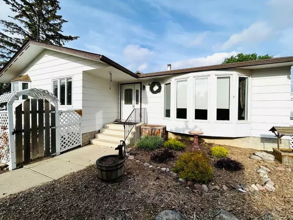 202 7 AVE E, Oyen, AB T0J2J0