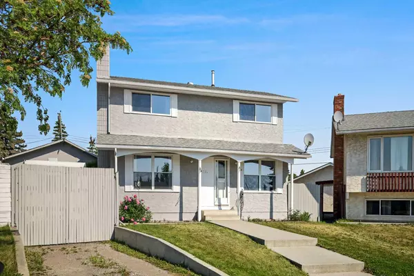 352 Penworth WAY Southeast, Calgary, AB T2A 4G2