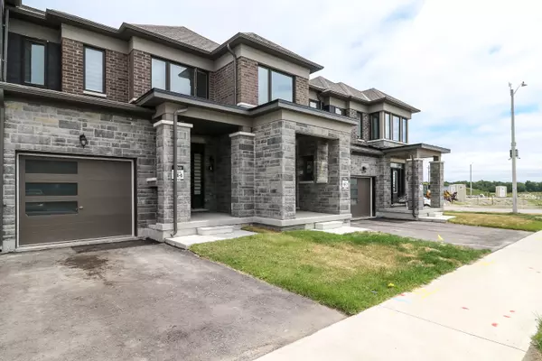 6 Durham AVE, Barrie, ON L9J 0W7