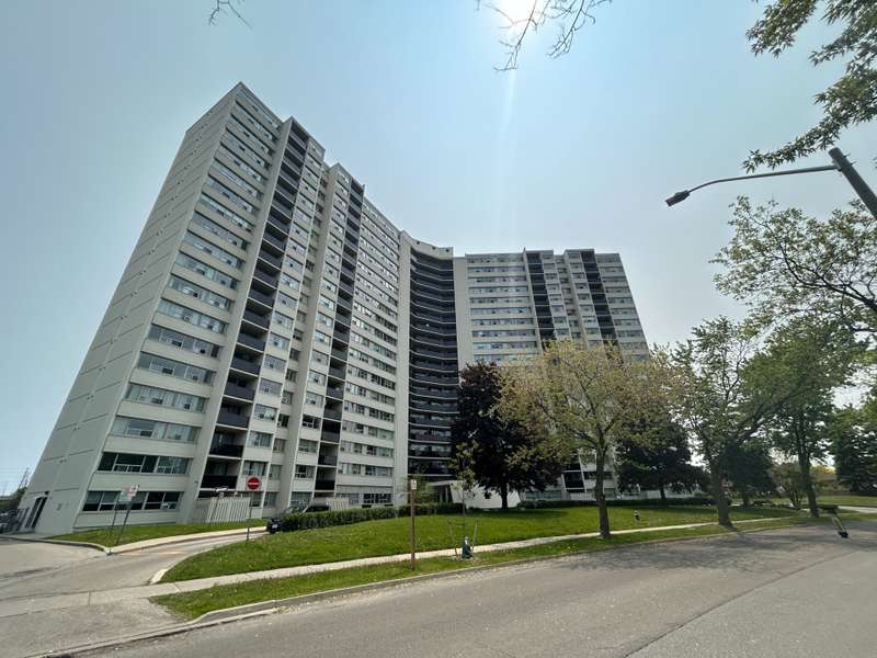 530 Lolita GDNS #1203, Mississauga, ON L5A 3T2
