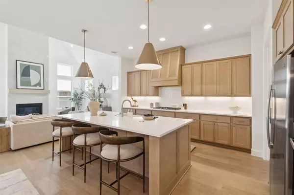Dallas, TX 75238,9333 Charlie Lane